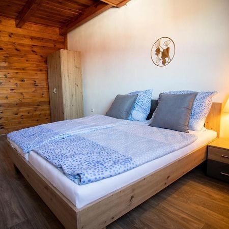 Tina Apartments Černá v Pošumaví Extérieur photo