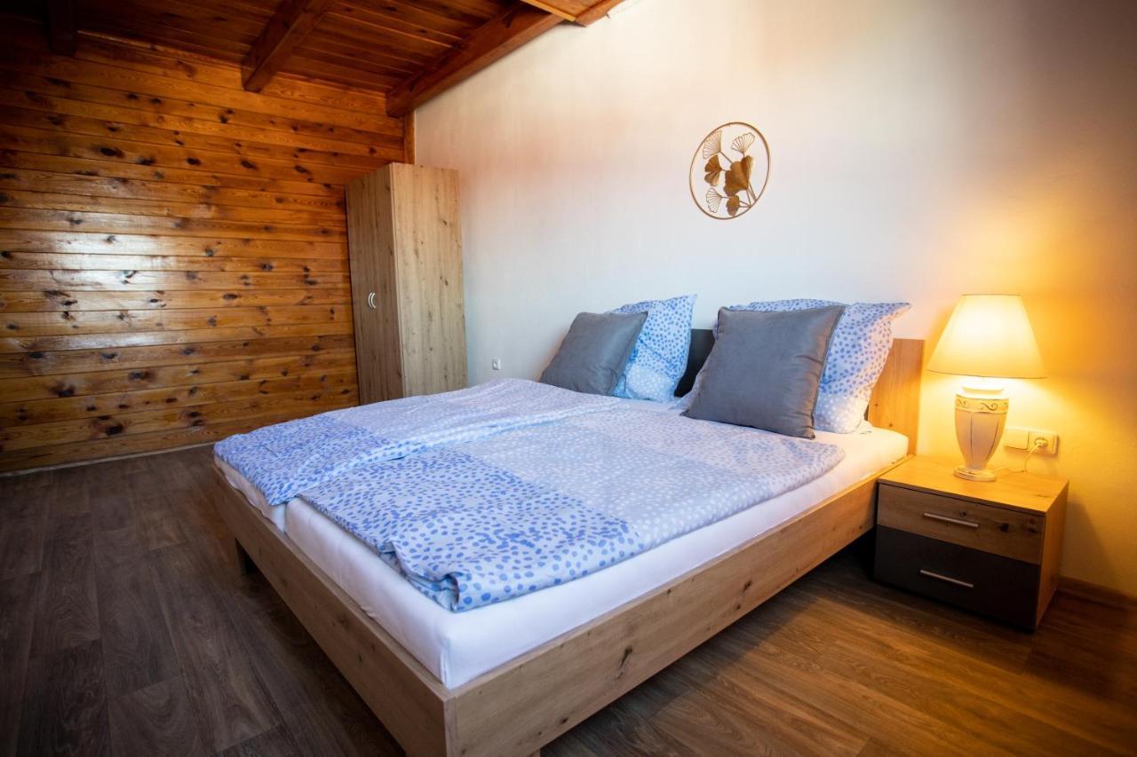 Tina Apartments Černá v Pošumaví Extérieur photo