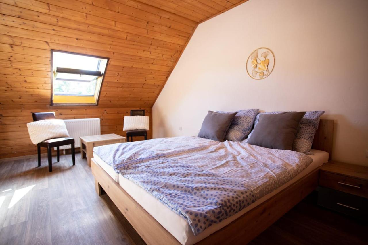 Tina Apartments Černá v Pošumaví Extérieur photo